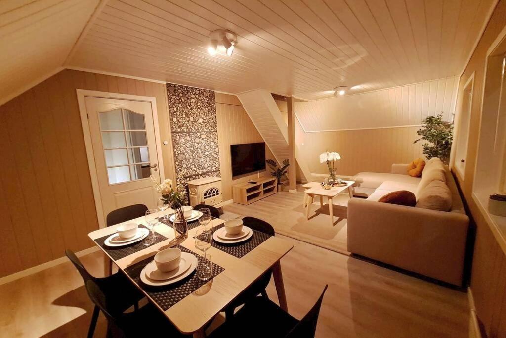 Beautiful 3-Bedroom Apartment Near City Center Stavanger Bagian luar foto